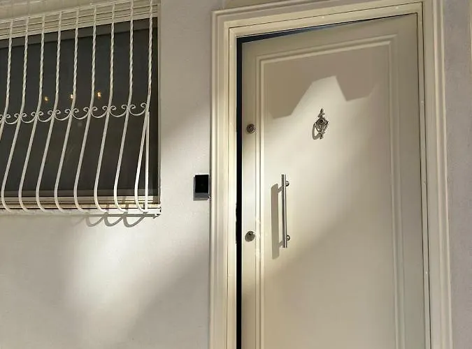 4Seasonsgea , Studio Apartment In Heart Of Tirana